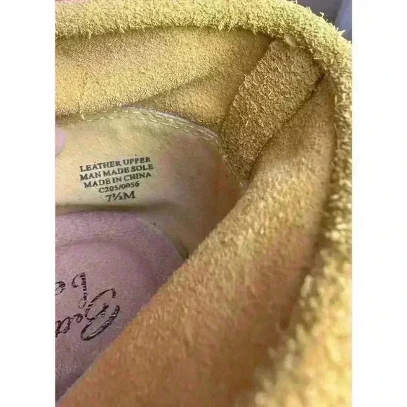 Bettye Muller Yellow Fringe Moccasin Bootie Size 7 1/2 Soft Leather Suede - Picture 6 of 13